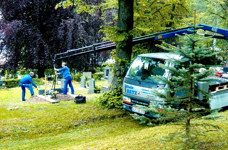 Grabsteine und Grabmale Betz in Schmiedefeld, Thüringen
